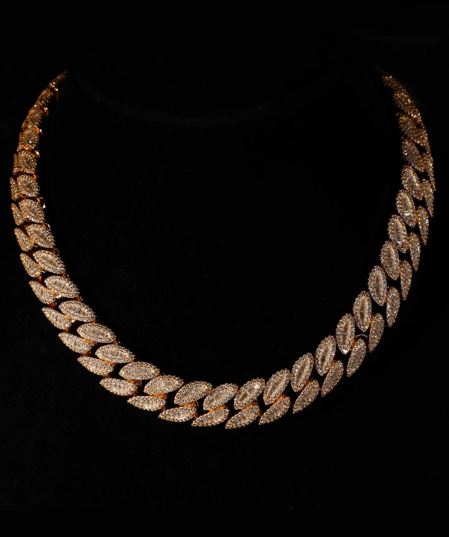 16mm Oval Baguette Cuban Link Chain (Gold)
