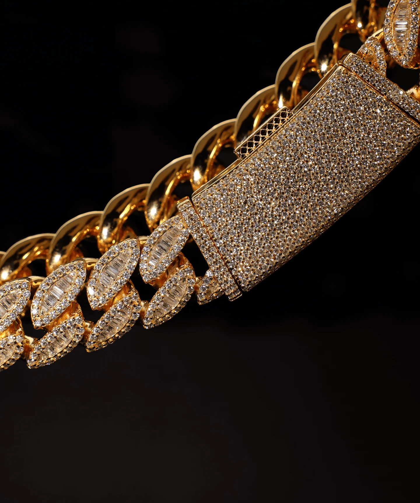16mm Oval Baguette Cuban Link Chain (Gold) - Image 2