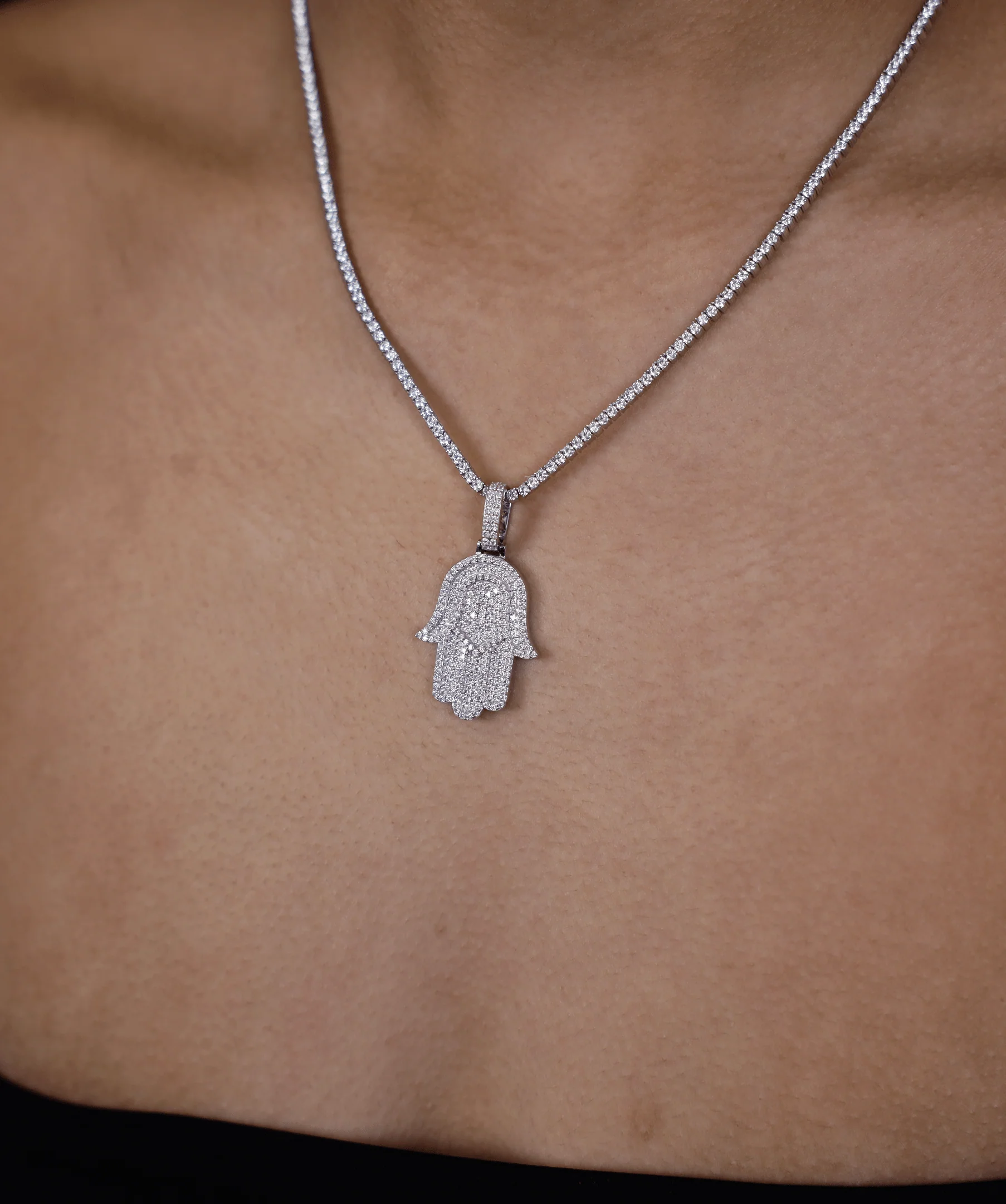 Hand Pendant (White Gold) - Image 2