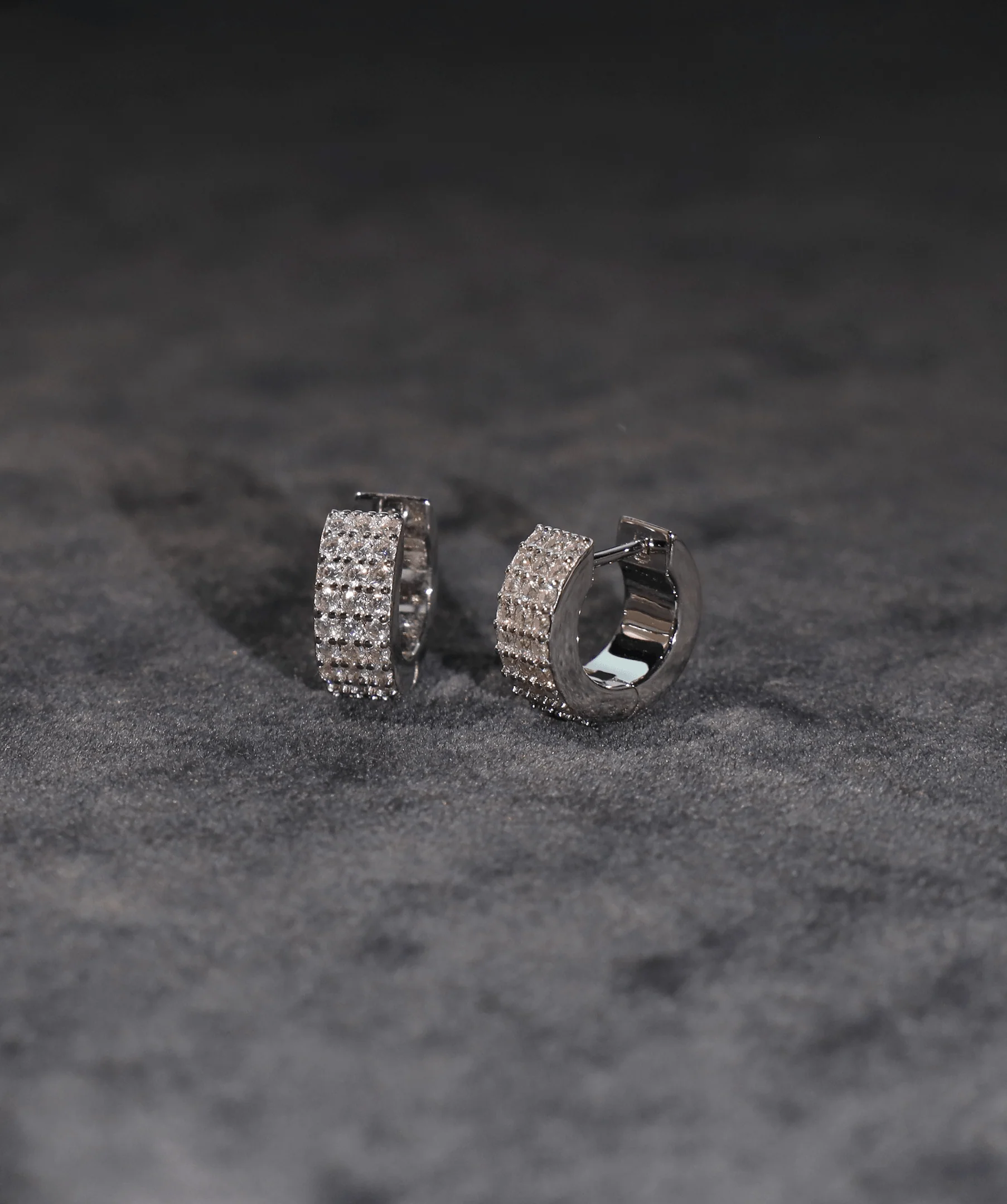 Huggie Hoop Earrings (White Gold)