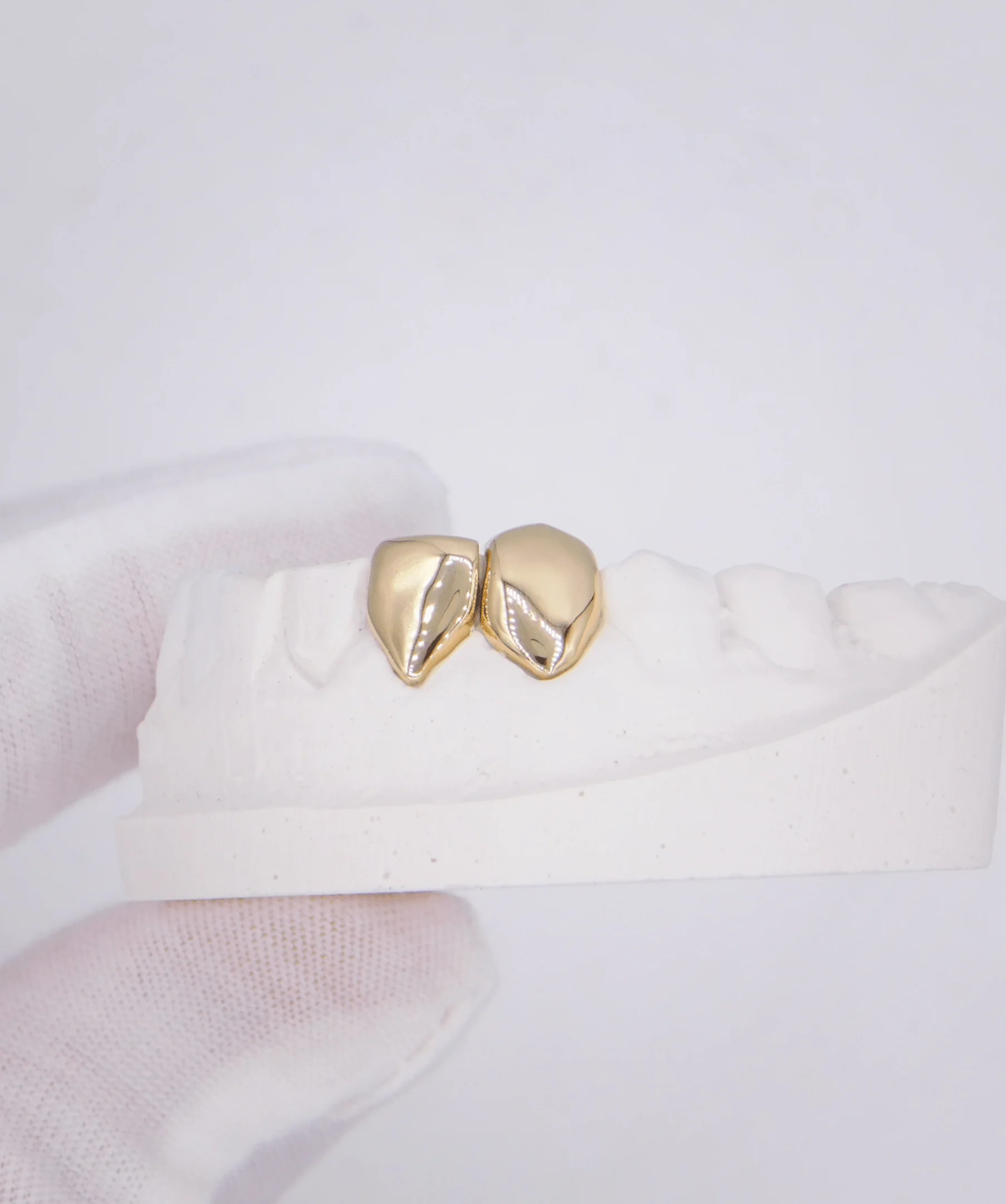 Single Gold Tooth - Image 5